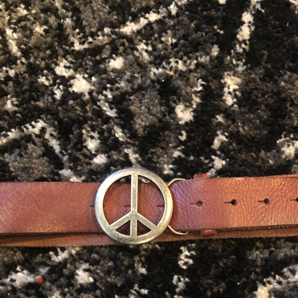 Peace sign belt